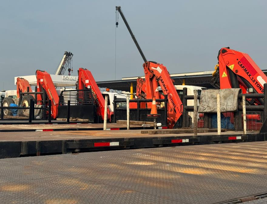 Plataformas con grúas articuladas HIAB